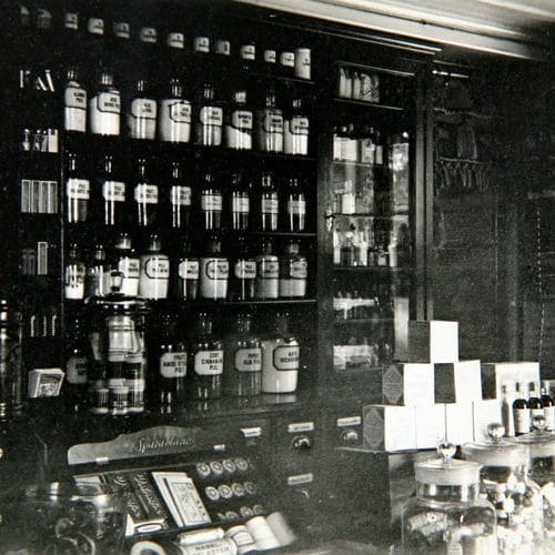 Drogerie von innen, ca. 1955